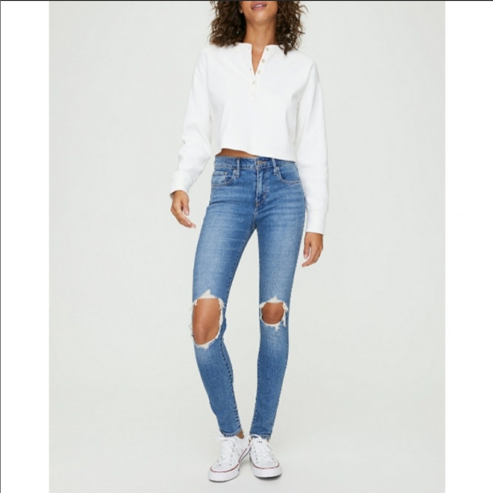 High waisted Levi’s jeans